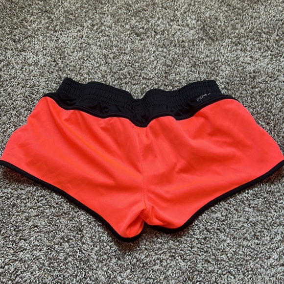 Nike Shorts Hot Pink - Picture 3 of 4